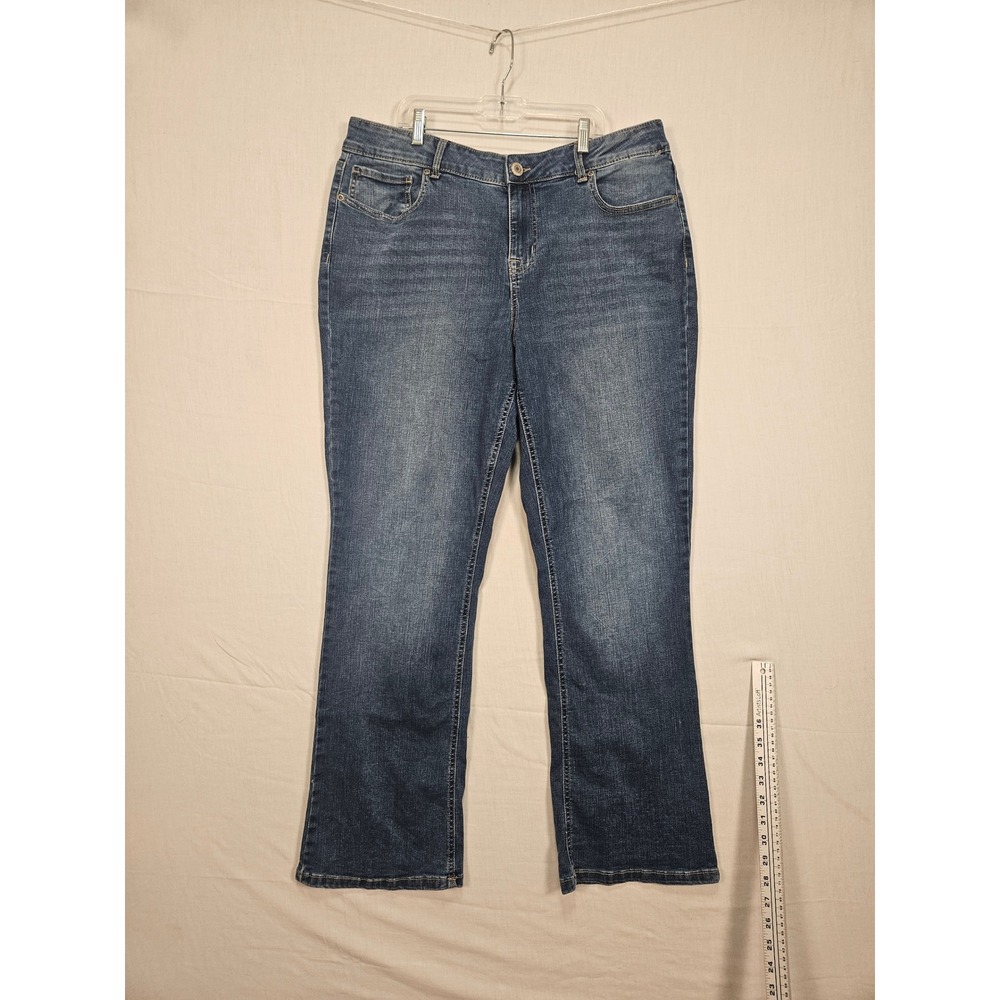 Maurices mjeans Womens 16 Regular Mid Rise Bootcut Jeans Medium Wash Blue 3254
